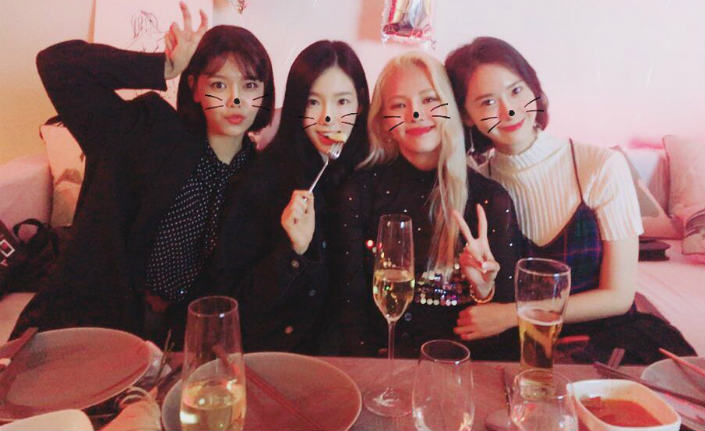 ヒョヨン 少女時代メンバーと共に誕生日をお祝い デバク