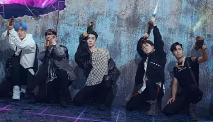 EXO、ロボットと格闘する”Power”のMVが公開