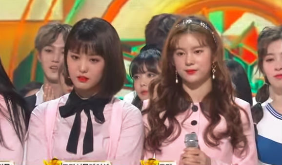 Momoland(モモランド)、”BBoom BBoom”で1位獲得も笑顔無し
