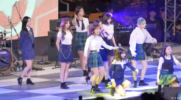 成均館大の司会役が謝罪 – TWICEに”サービス”と言う単語を使用