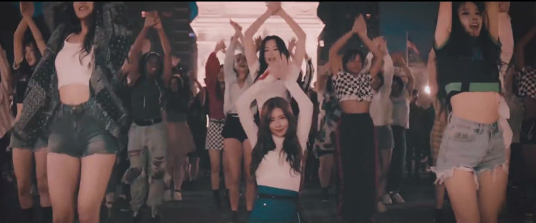 (G)I-DLE – 米ニューヨークでフラッシュモブに参加、デビュー曲LATATAをファンとダンス
