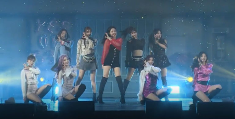 TWICE、新曲”Yes Or Yes”を初披露！カムバック・ショーケース
