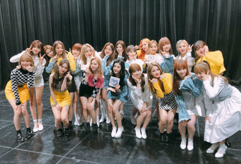 IZONEとfromis_9、MCountdownバックステージで一緒に写真