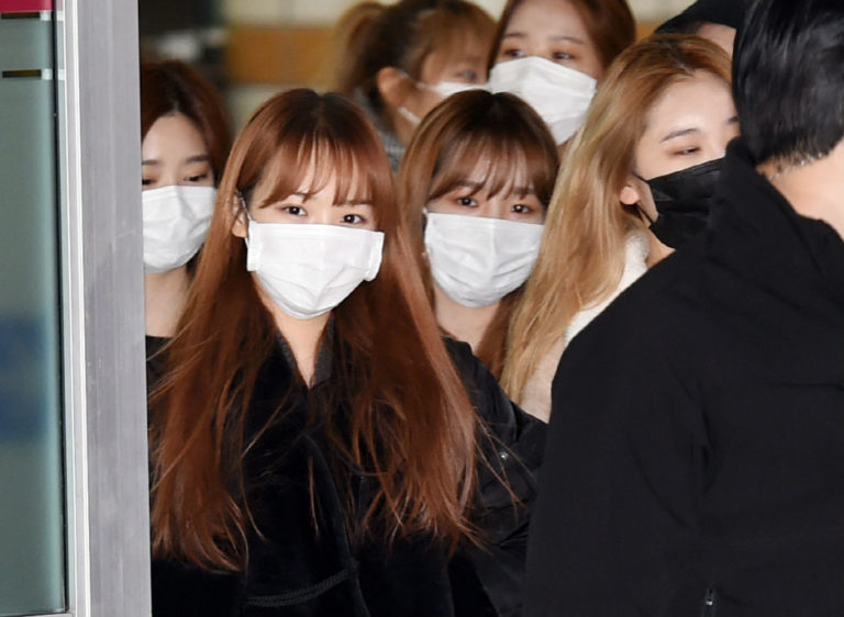 IZOneの韓国メンバー、日本から金浦空港に帰国(2/18)