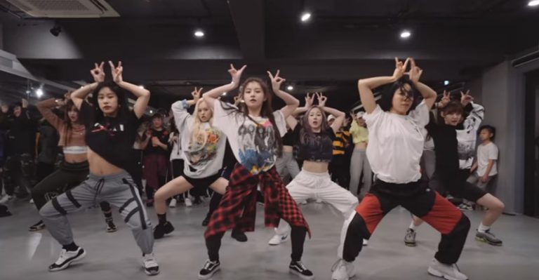 EverGlow、1Million Dance Studioに登場！リア・キムと”Bon Bon Chocolat”披露