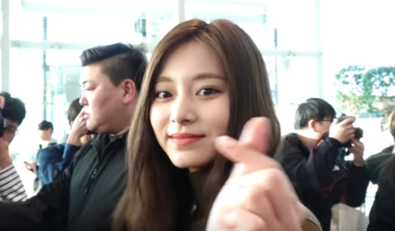 TWICE、ナゴヤドーム公演に向け出国(4/5)