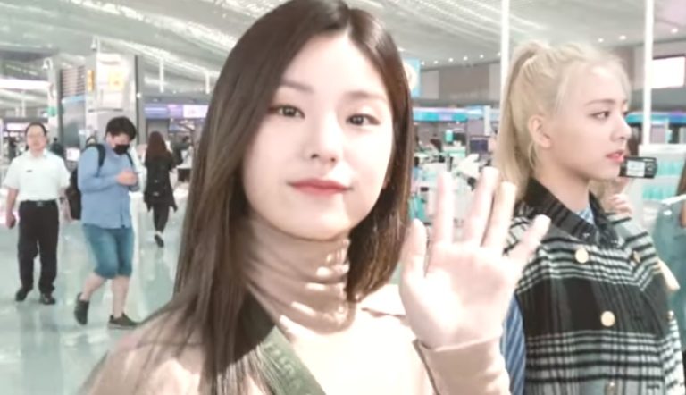 ITZY、フランス・パリへ出国 – ヴィトン・ショーに出席へ