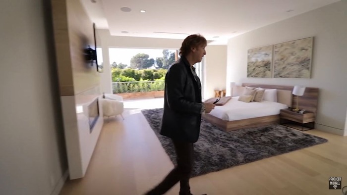 Super Mのアメリカ宿舎は Laの大豪邸 映像公開 デバク