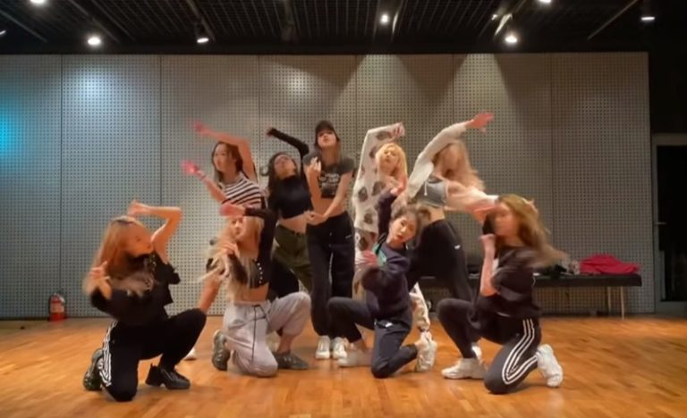 BlackPinkリサ、”Senorita”ダンス練習映像公開