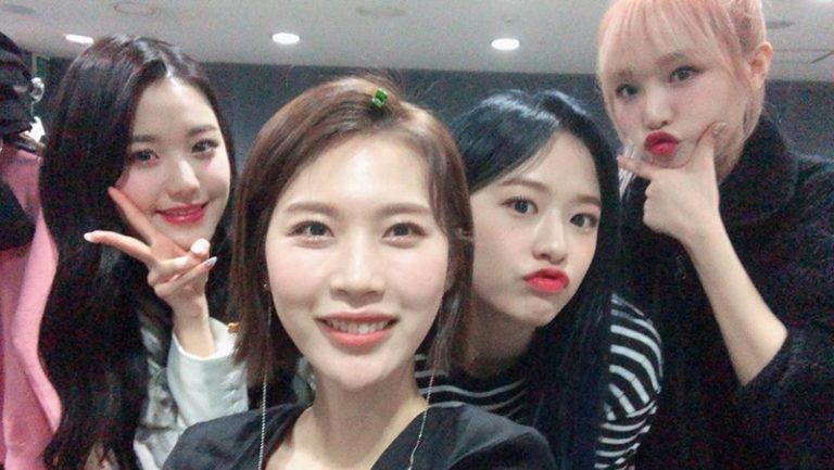 歌手チョン・ダンビ、IZOneウォニョンらとの写真公開