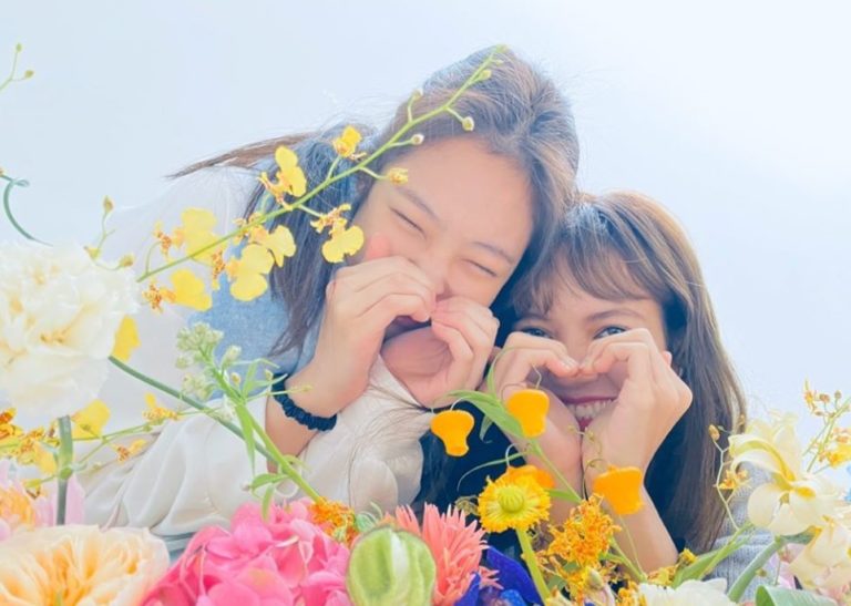 BlackPinkジェニ,リサ,ロゼ – リサの誕生日にメッセージ投稿