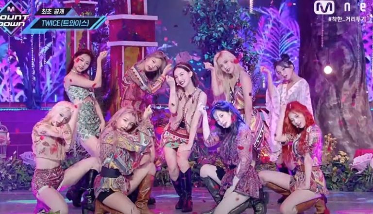 TWICE、”More & More”カムバックステージ披露 – 6/4「Mカ」