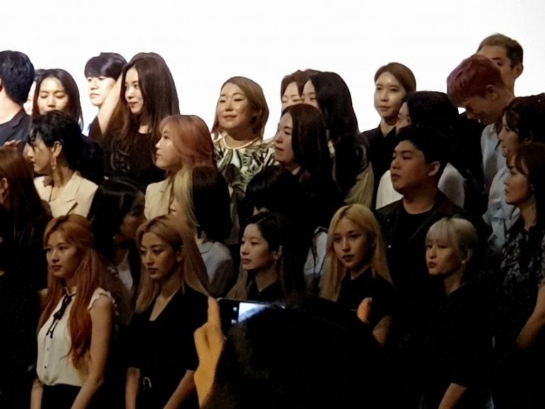 TWICE、ヘリムの結婚式に出席 – 写真公開