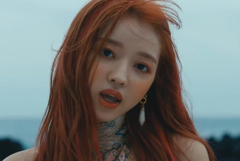 Oh My Girlユア、ソロデビュー曲「Bon Voyage」MV公開
