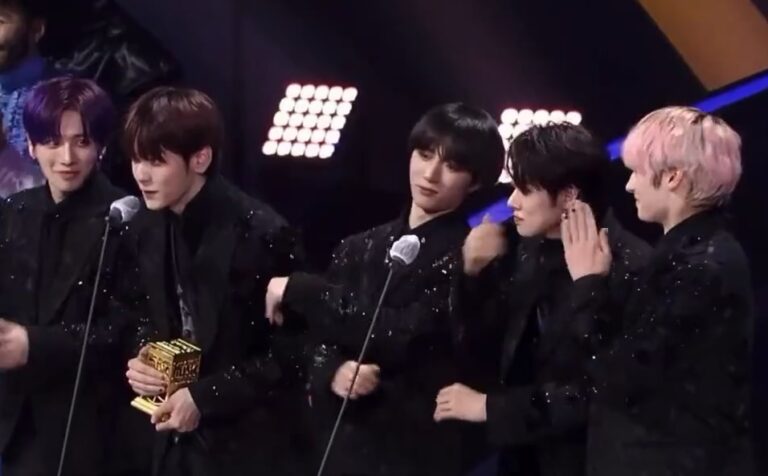 TXT「2021 MAMA」で冷遇? ファン不満「ヨンジュン、サムネなし＋セット質素＋スビンのスピーチ途中でカット」