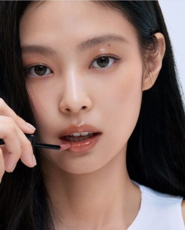 BlackPinkジェニ x Hera「センシュアル・ヌードライン」映像公開 - デバク