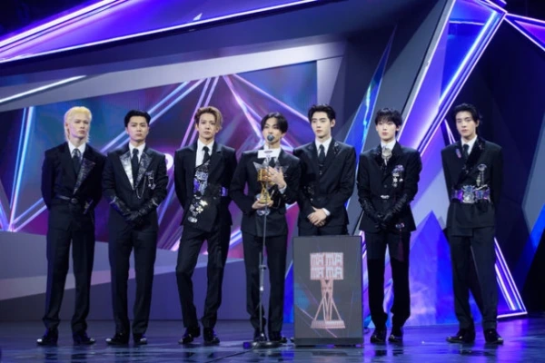 「2025 MAMA」(1日目)受賞者一覧：Enhypen, ロゼ「大賞」！