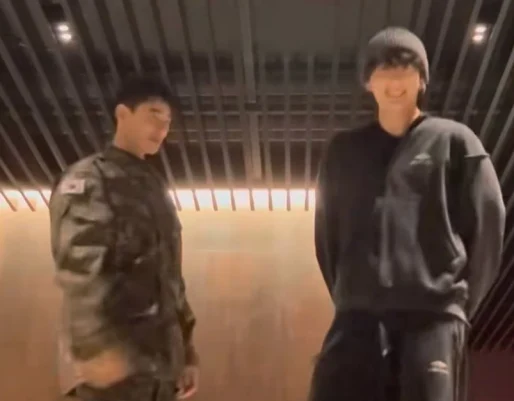 入隊中チャウヌ x ジョングク、ダンス映像！軍服姿で敬礼