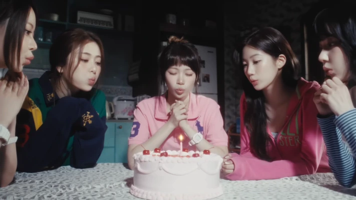 Le Sserafim、先行曲「Celebration」ティーザー映像公開 – 2ndフルAL「Pureflow」