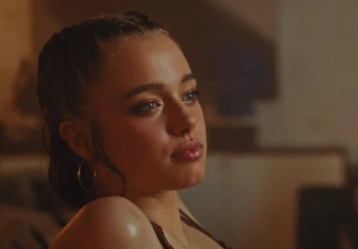 アンジェリーナ・ジョリー娘、ダヨン(宇宙少女)MV出演 [シャイロ]