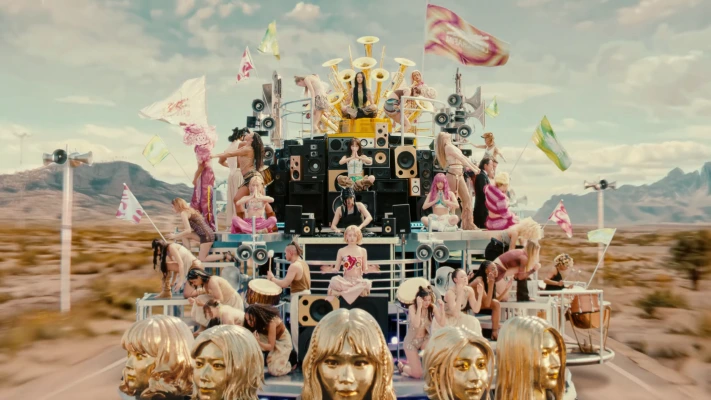 Le Sserafim、新曲「Boompala」MV公開！「マカレナ」をサンプリング