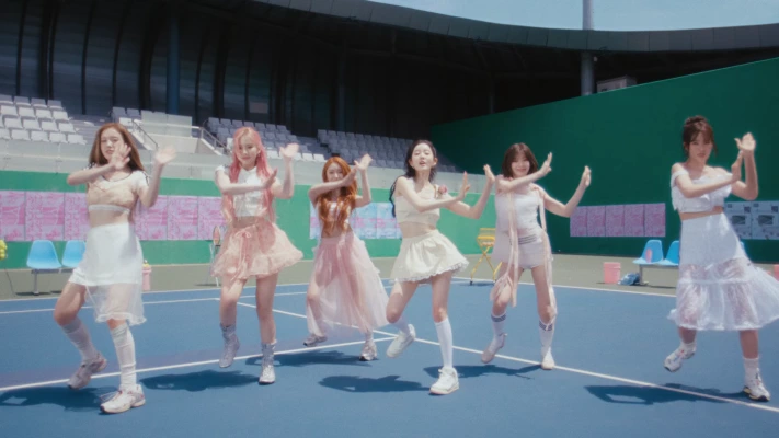 STAYC、新曲「2 L0VE」MV公開 – 爽やかなサマーソング