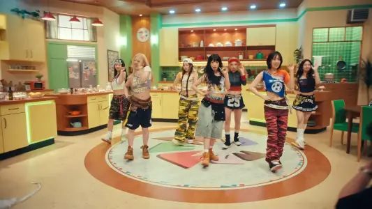 JYP新人「Ourbirthday」、デビュー曲「Squeezy」MVティーザー2公開！
