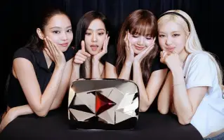 BlackPinkに「文化勲章」！BTSよりランク上「玉冠_」受章へ